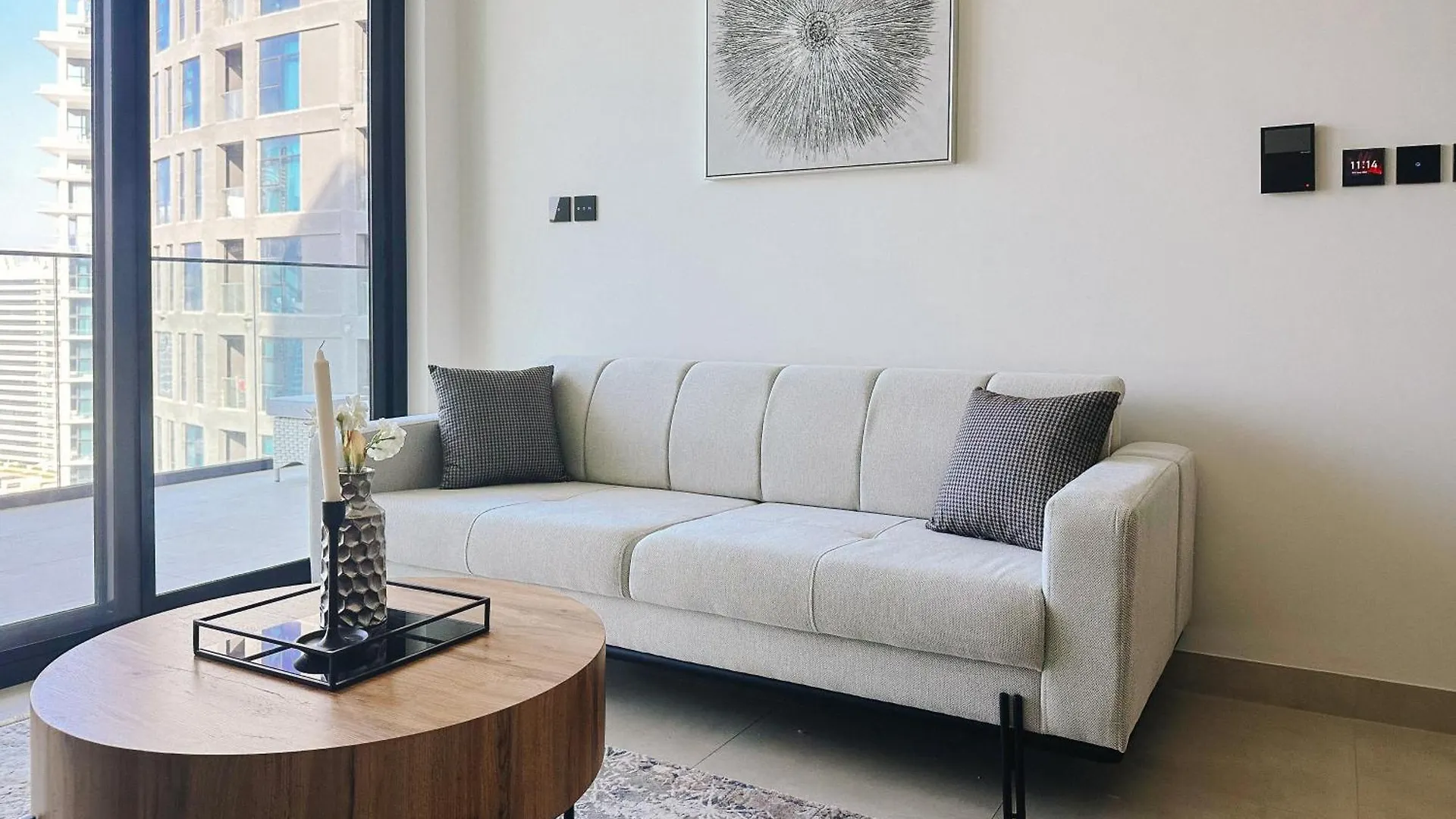 Waterfront apartment with Burj Khalifa views in Business Bay Dubaj Spojené arabské emiráty